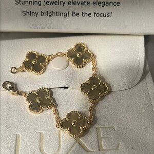 5 Clover Braclet 18k Gold Plated Like Designer